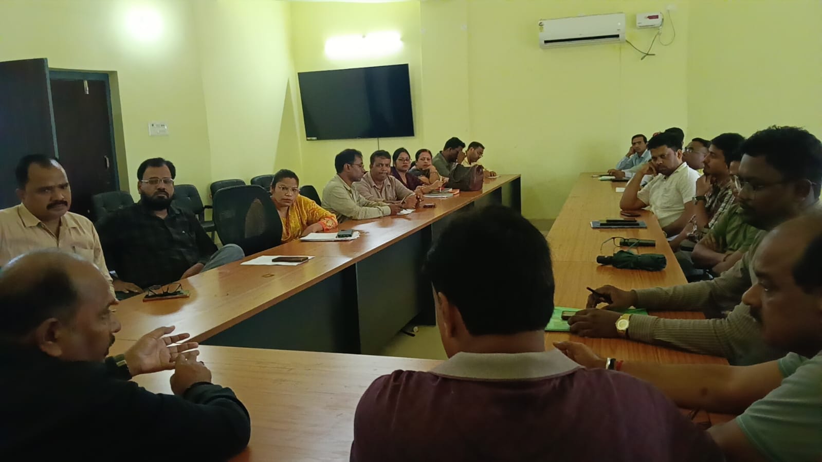 नई शिक्षा नीति के क्रियान्वयन को लेकर साहिबगंज महाविद्यालय में बैठक, विद्यार्थियों के विकल्पों पर हुई चर्चा यूजी सेमेस्टर-6 के बाद एग्जिट, चतुर्थ वर्ष में नामांकन और शोध के प्रावधानों की दी गई जानकारी - header image