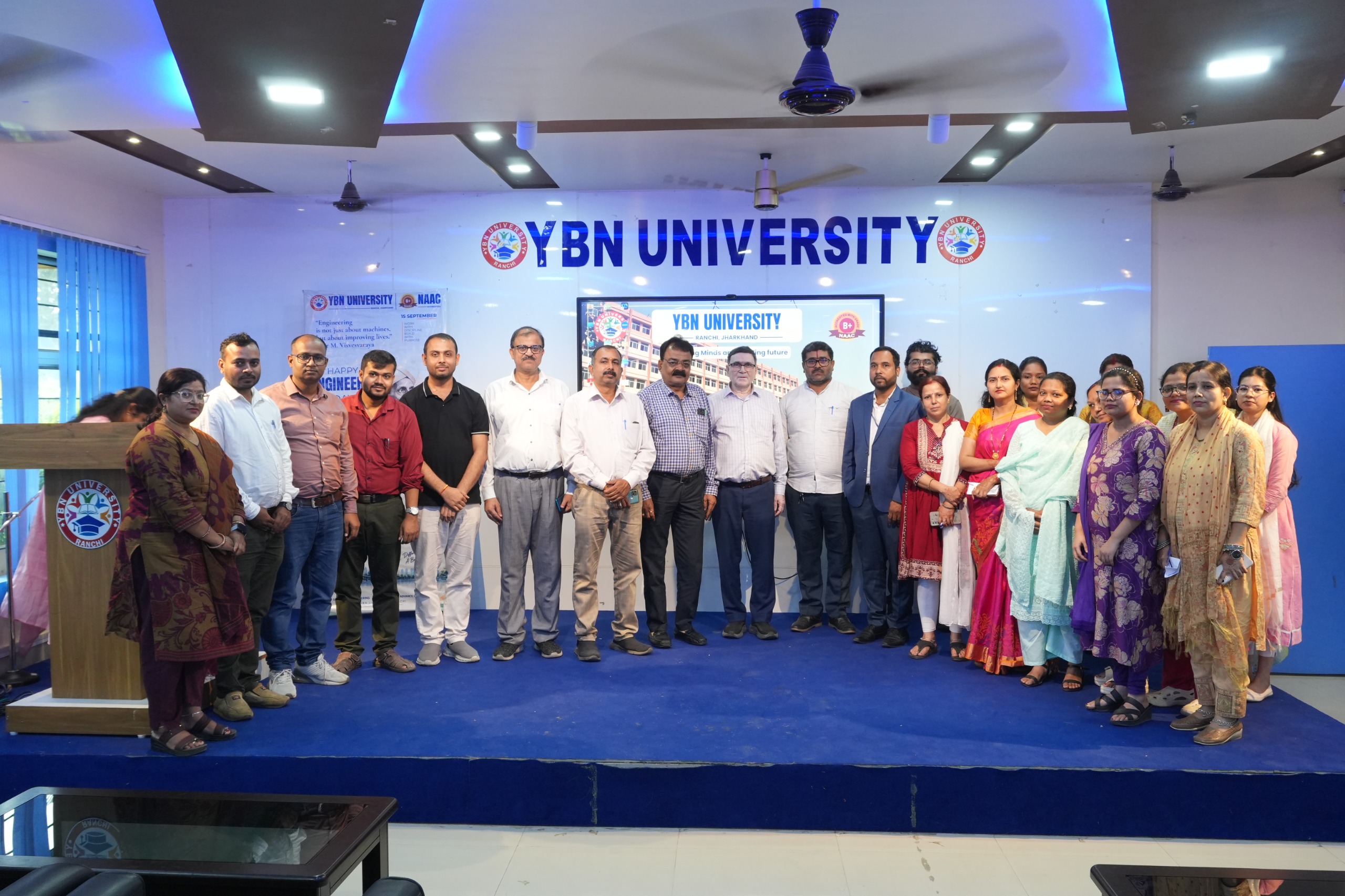 वाईबीएन विश्वविद्यालय में धूमधाम से मना अभियंता दिवस - header image