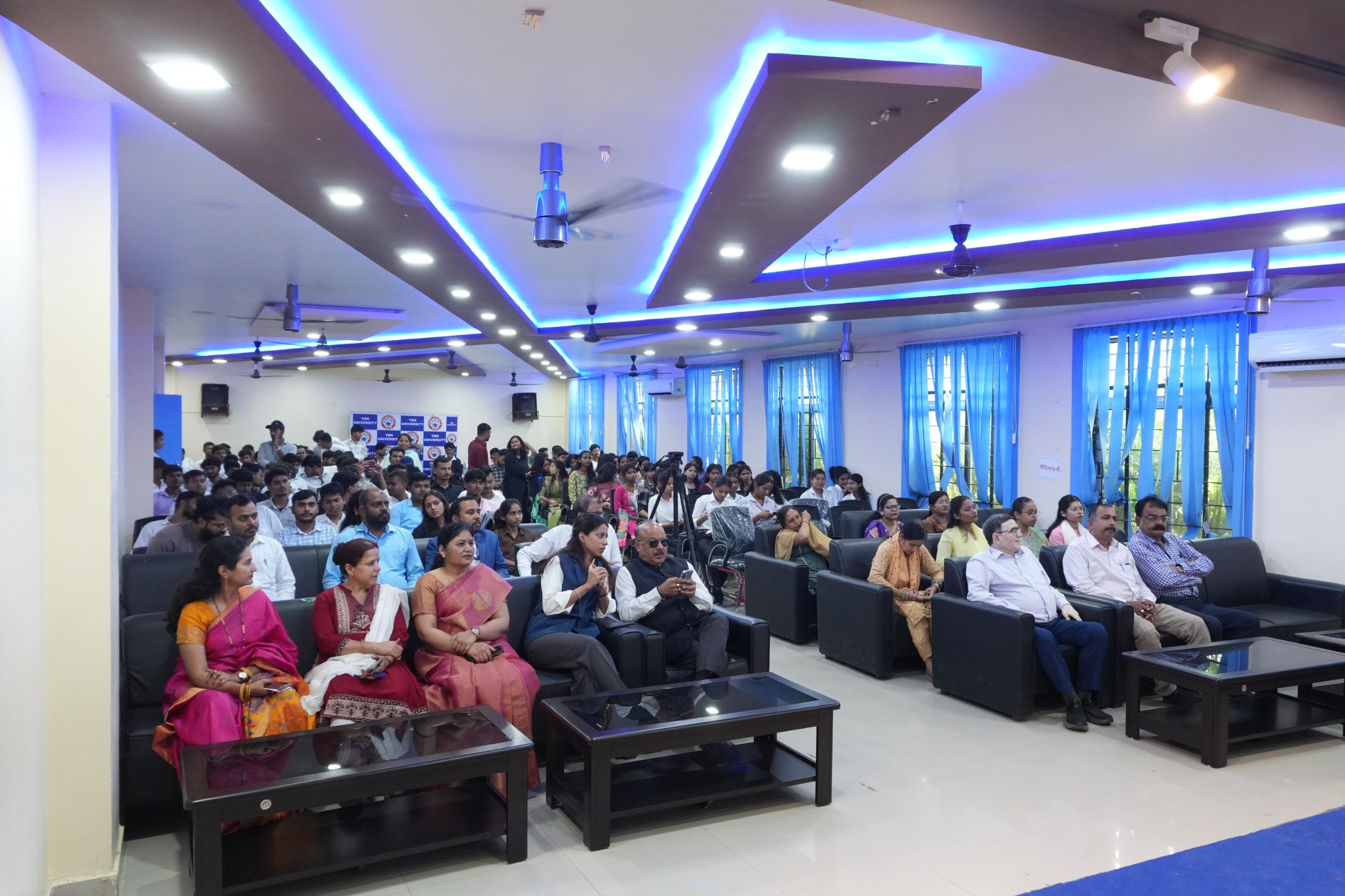 वाईबीएन विश्वविद्यालय में धूमधाम से मना अभियंता दिवस - header image