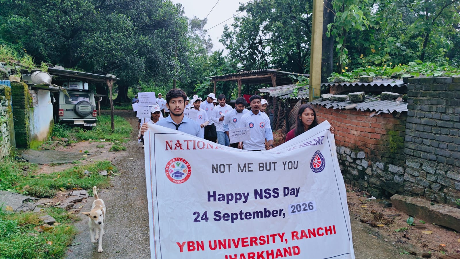 एन एस एस दिवस पर वाईबीएन विश्वविद्यालय, रांची की एनएसएस इकाई द्वारा ‘कैच द रेन’ अभियान के तहत लाली गांव में जागरूकता रैली - header image